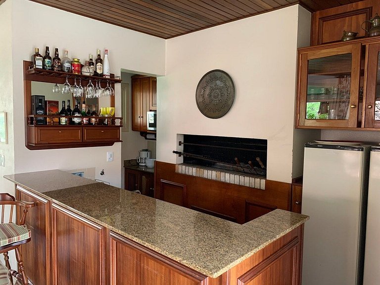 10 min to LAGO NEGRO 2 BD for 6 Guests near downtown