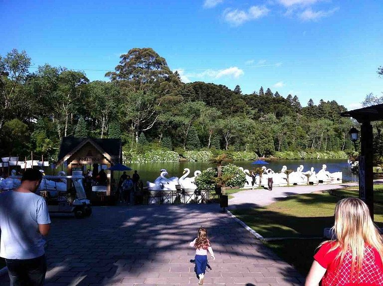 10 min to LAGO NEGRO 2 BD for 6 Guests near downtown
