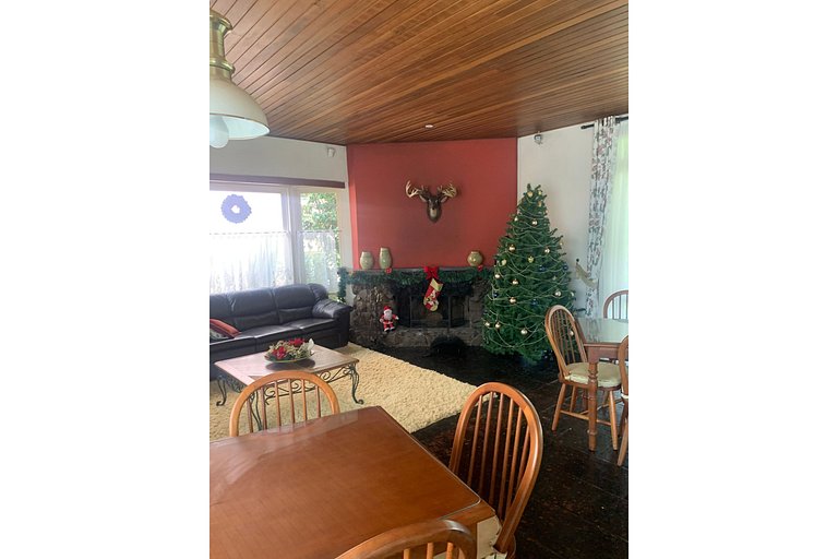 10 min to LAGO NEGRO 2 BD for 6 Guests near downtown